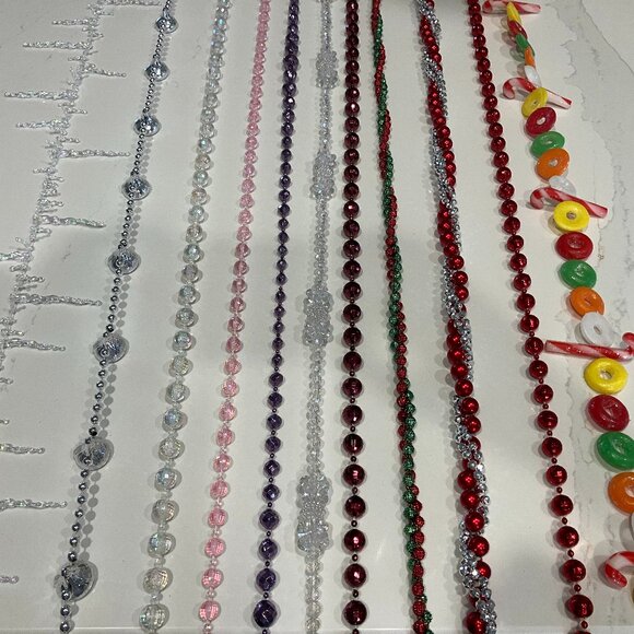 16 Strand Sparkling Holiday Tree Garland Wardrobe - Picture 1 of 4